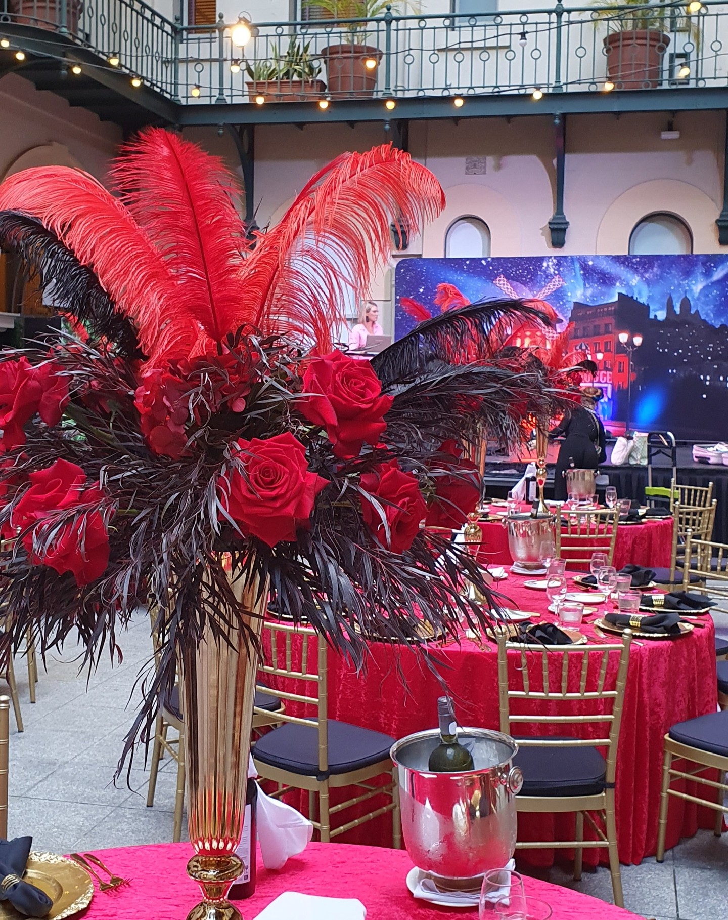 Sexy reds and moody blacks for this Moulin Rouge themed VIP dinner last night.

#moulinrouge #redandblack #petalsandprops #eventdesign #tablescapes #tablescapestyle #instaflorist #floristsofinstagram